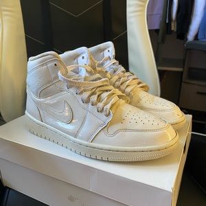 Womens air Jordan 1 mid